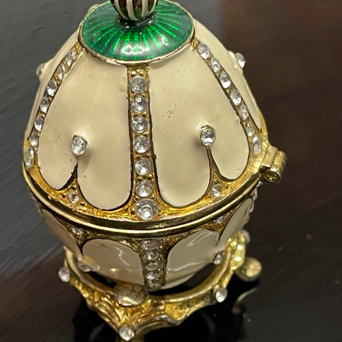 Egg shaped hinged small - egg-shaped,