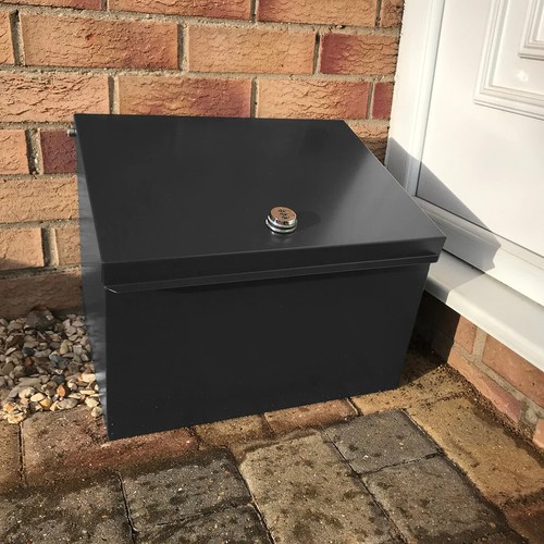 Lockable metal parcel delivery - lockable,