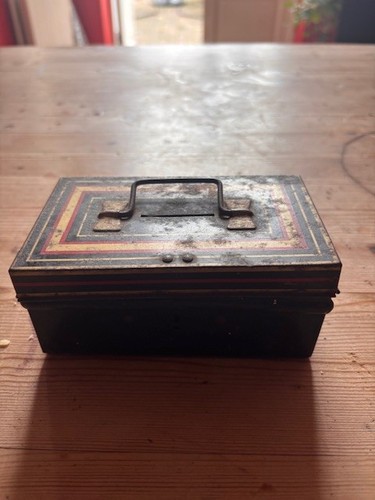 Vintage metal cash money - metal, box