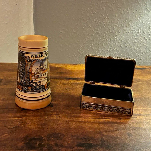 Small silver metal trinket - silver,