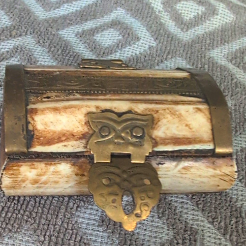 Small traditional brown metal - brown,